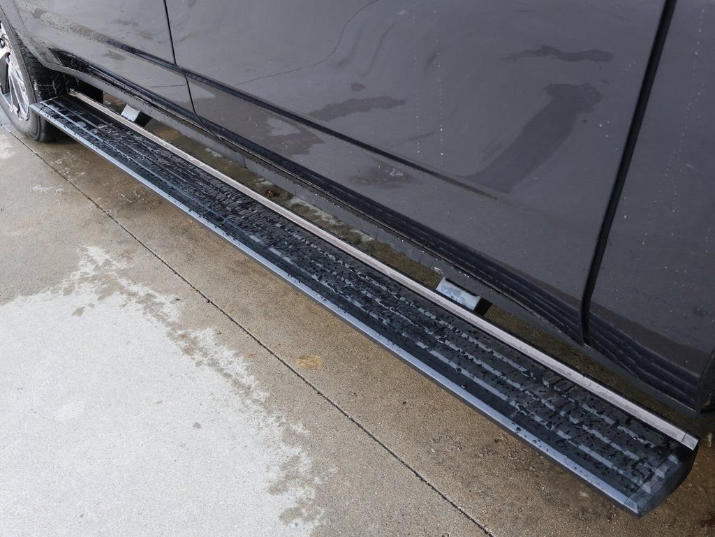 New 2025 Chevrolet Suburban High Country image 10