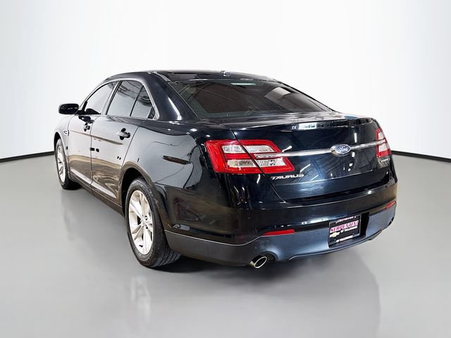 Used 2017 Ford Taurus SE FWD image 8