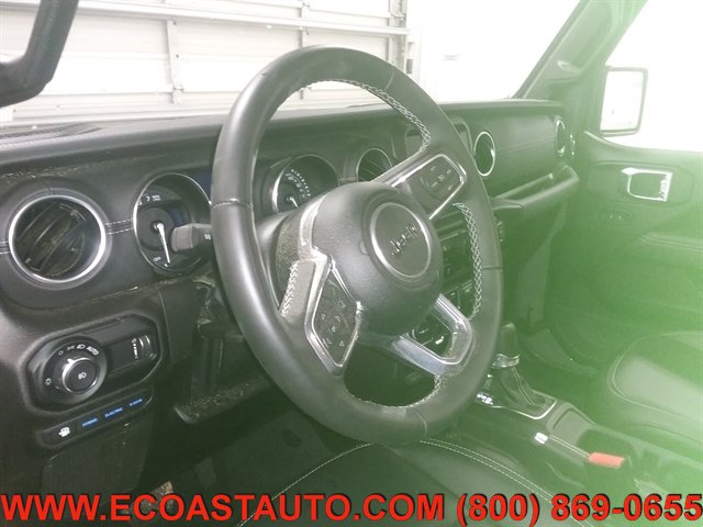 Used 2023 Jeep Wrangler Unlimited Sahara w/ Cold Weather Group AWD/4WD image 12