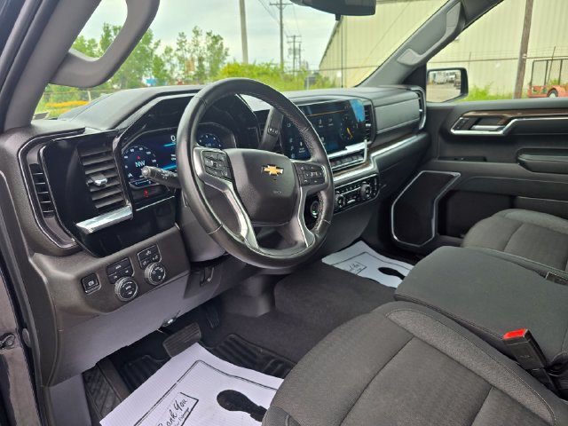 Used 2024 Chevrolet Silverado 1500 LT AWD/4WD image 13