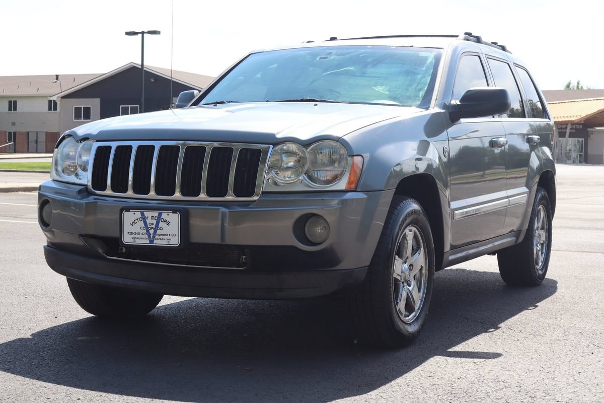 Used 2007 Jeep Grand Cherokee Limited w/ Trailer Tow Group IV AWD/4WD image 11