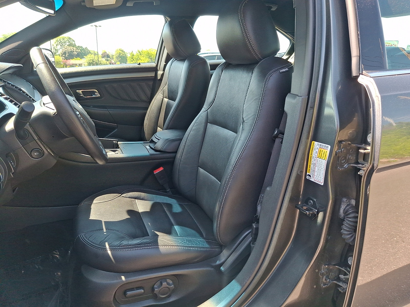 Used 2016 Ford Taurus SEL w/ Equipment Group 201A FWD image 13