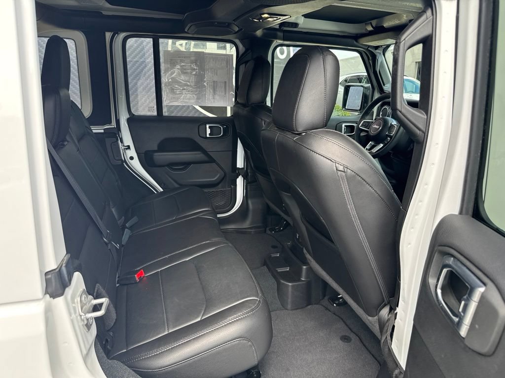 Used 2023 Jeep Wrangler Unlimited Sahara AWD/4WD image 60