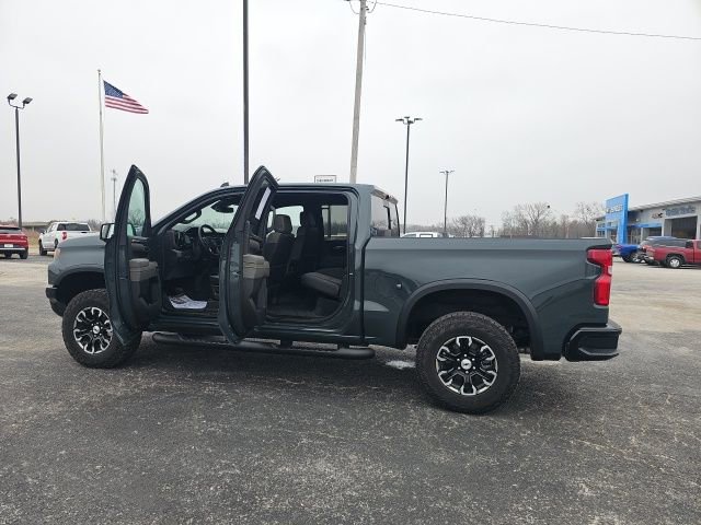Used 2025 Chevrolet Silverado 1500 ZR2 image 13