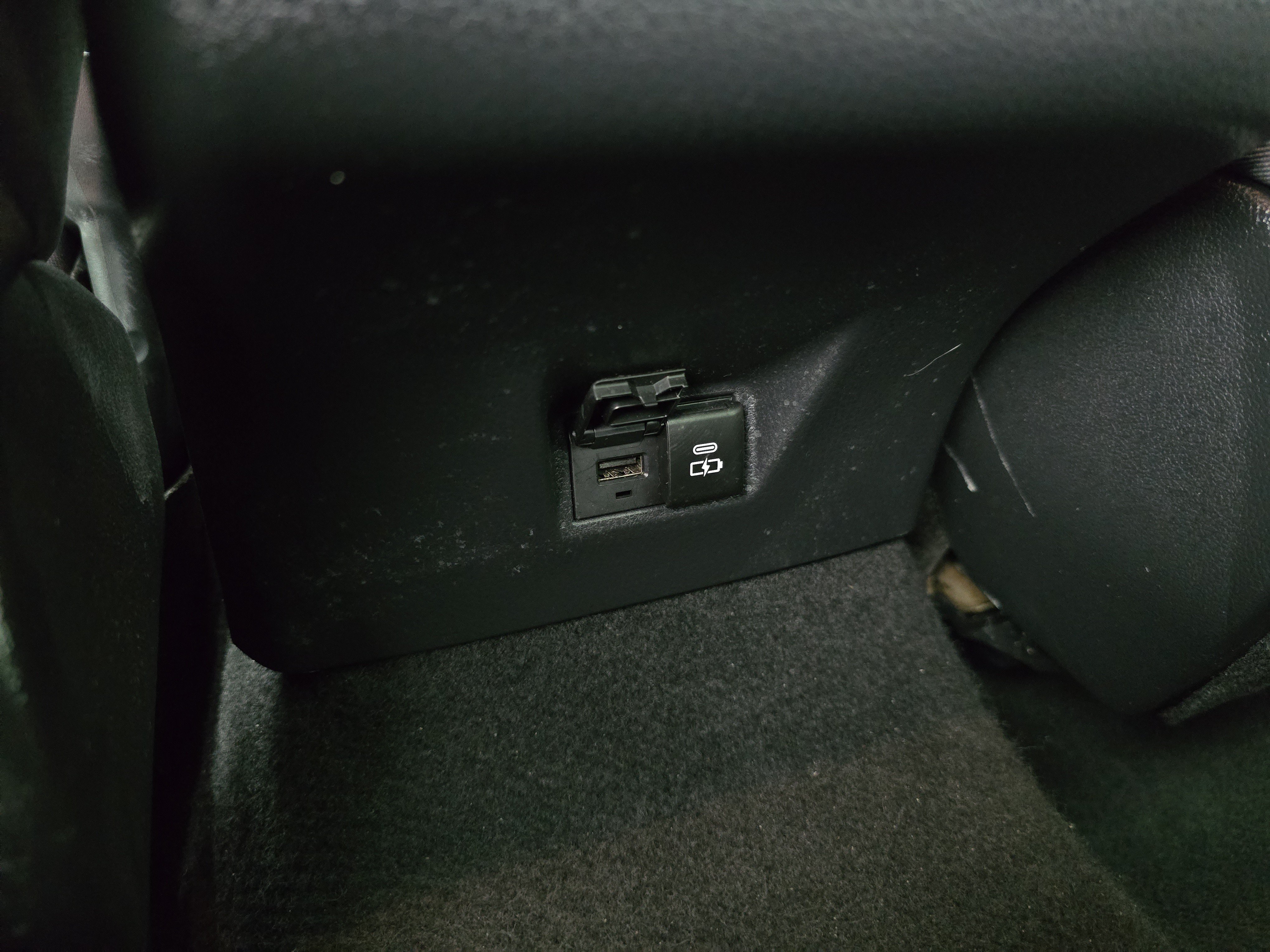 Used 2025 Toyota Camry LE FWD image 13