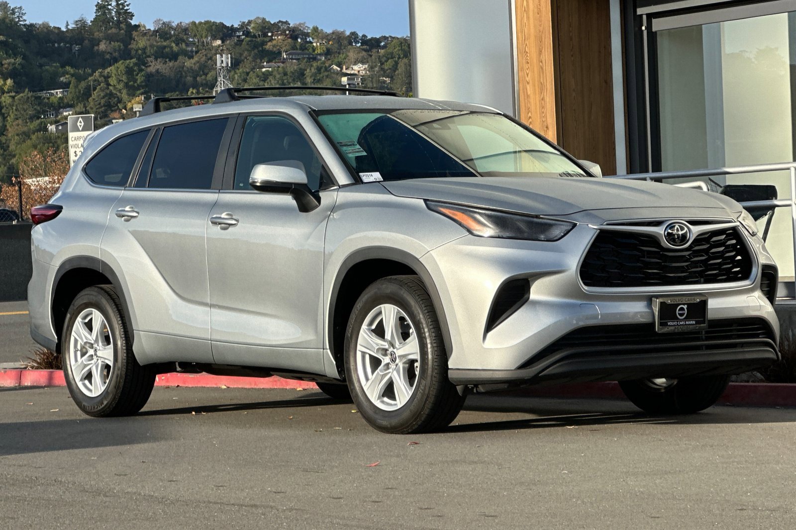 Used 2023 Toyota Highlander L image 9