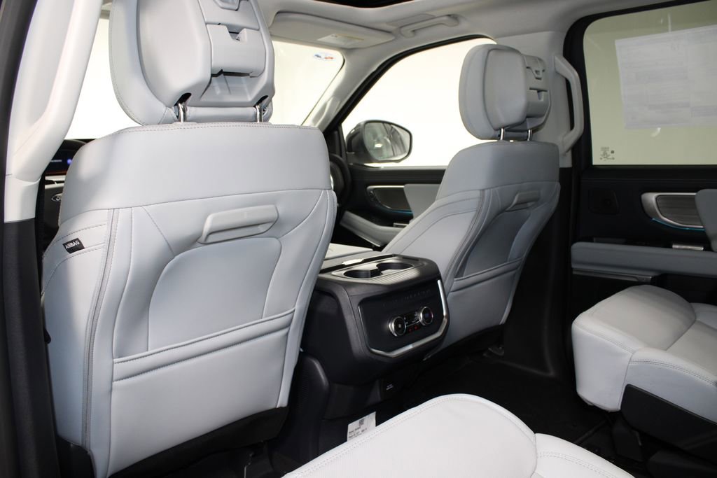 New 2026 Ford Expedition Platinum image 25