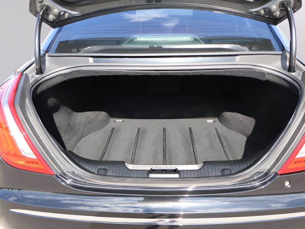 Used 2011 Jaguar XJ L RWD image 16
