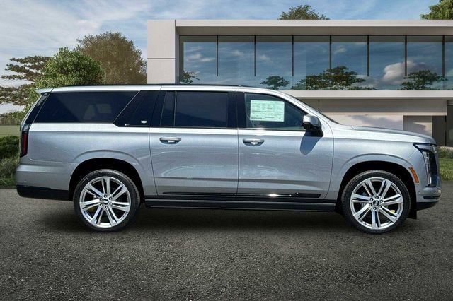 New 2026 Cadillac Escalade ESV Sport AWD/4WD image 3