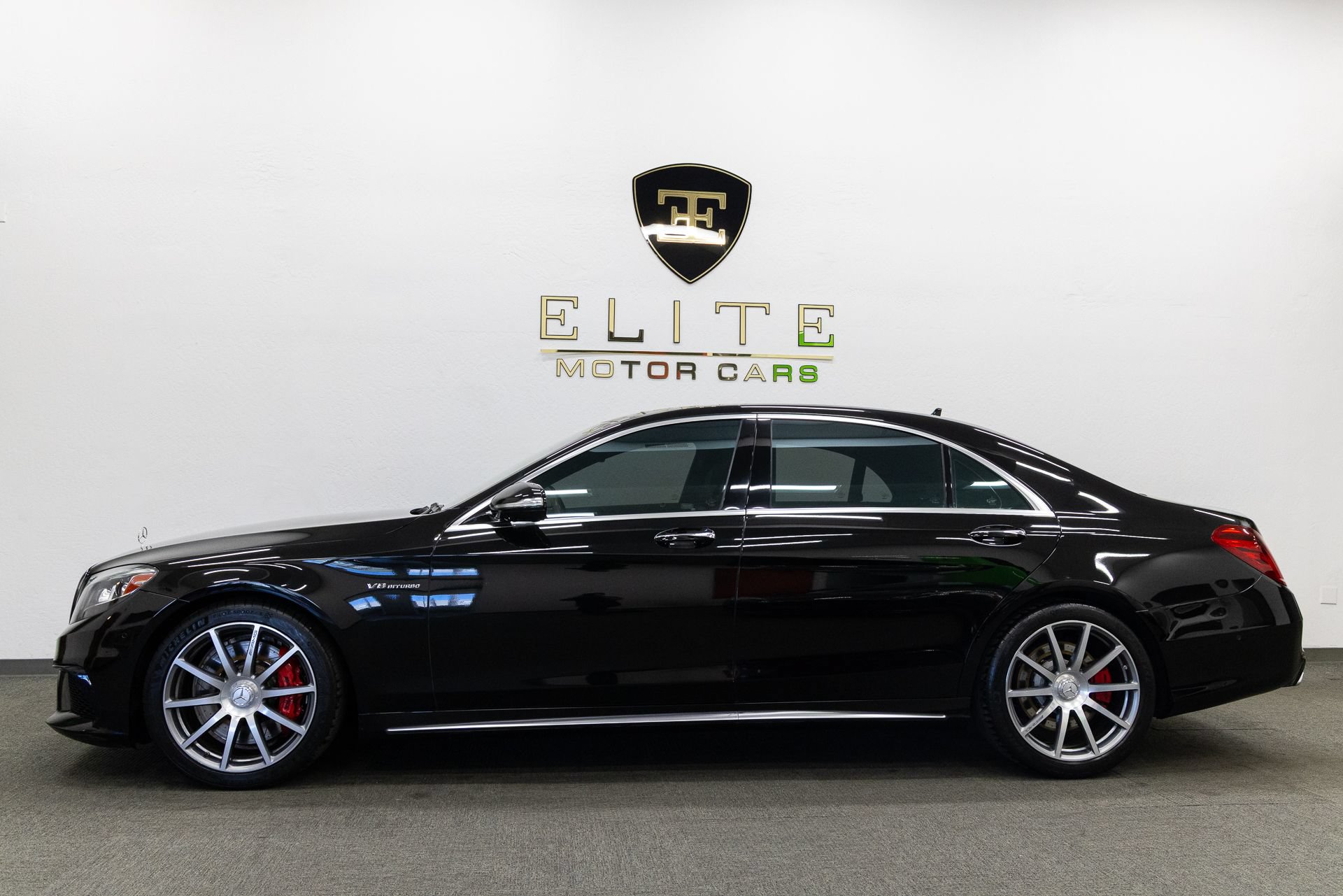 Used 2015 Mercedes-Benz S 63 AMG 4MATIC Sedan w/ Driver Assistance Package image 2