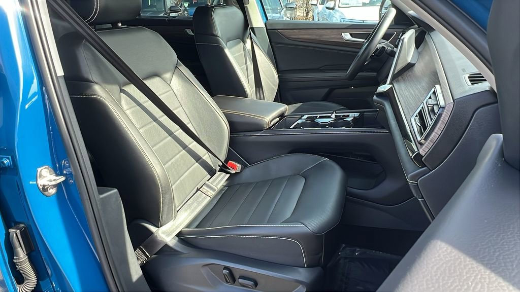 Certified 2025 Volkswagen Atlas SEL image 11