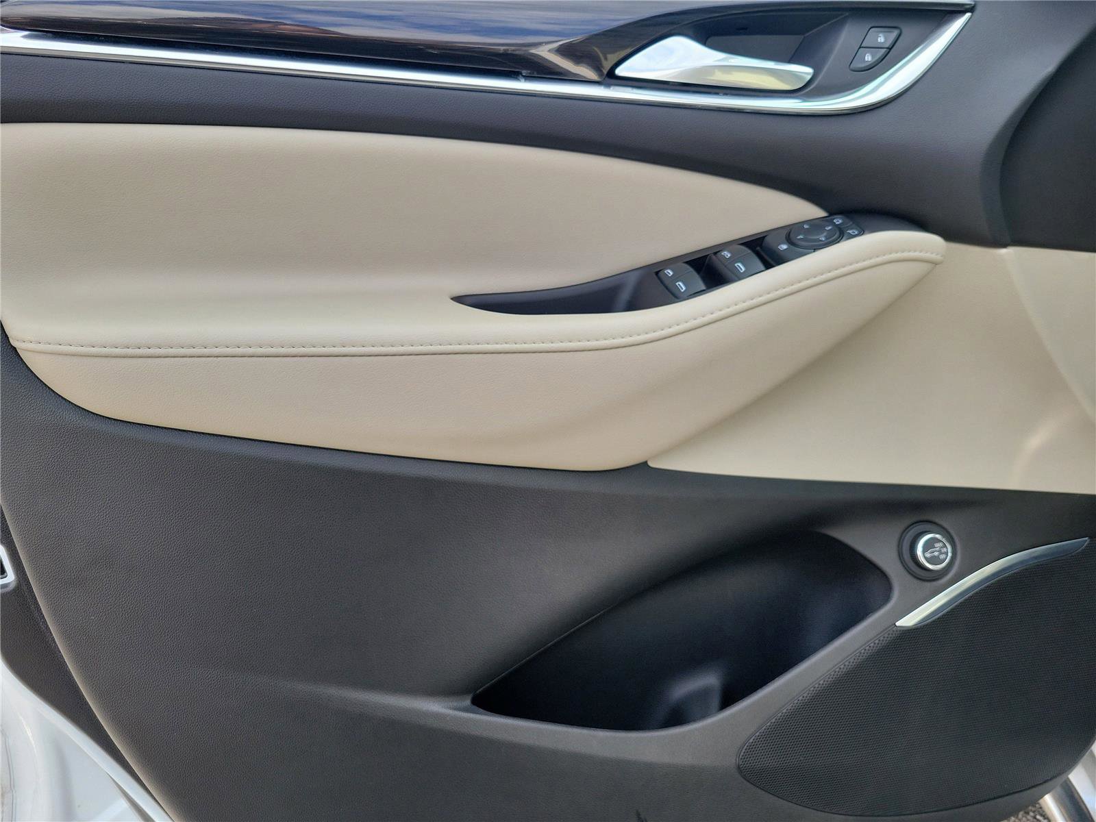 Used 2020 Buick Enclave Essence FWD image 22