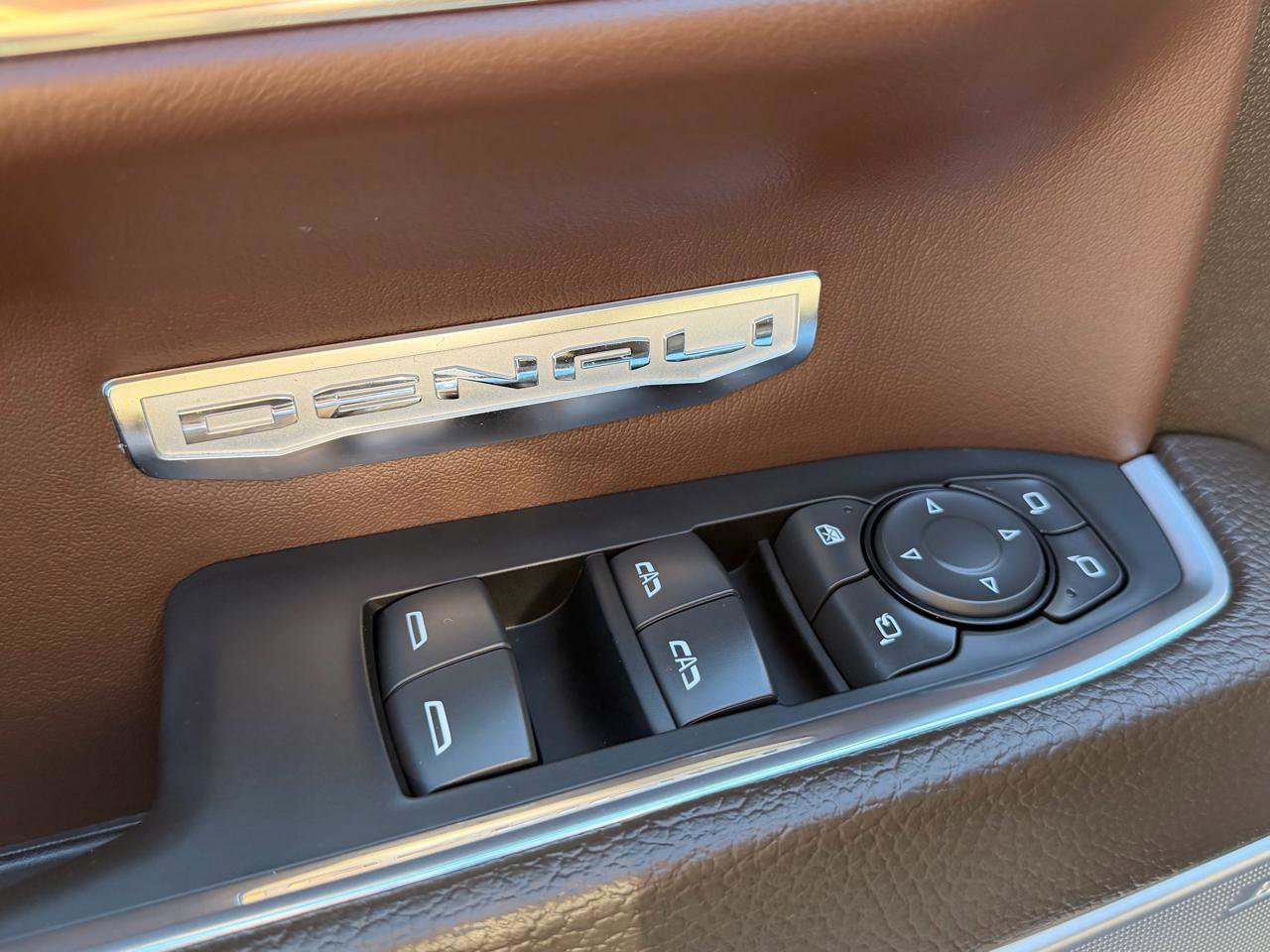 Used 2024 GMC Sierra 1500 Denali w/ Denali Reserve Package AWD/4WD image 12