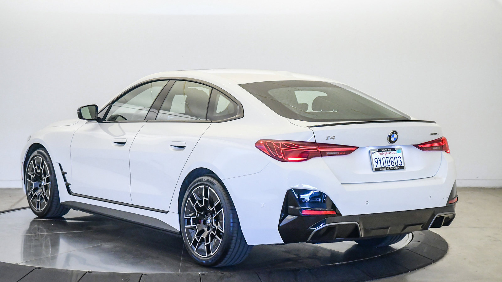 Used 2026 BMW i4 eDrive40 w/ M Sport Package RWD image 2