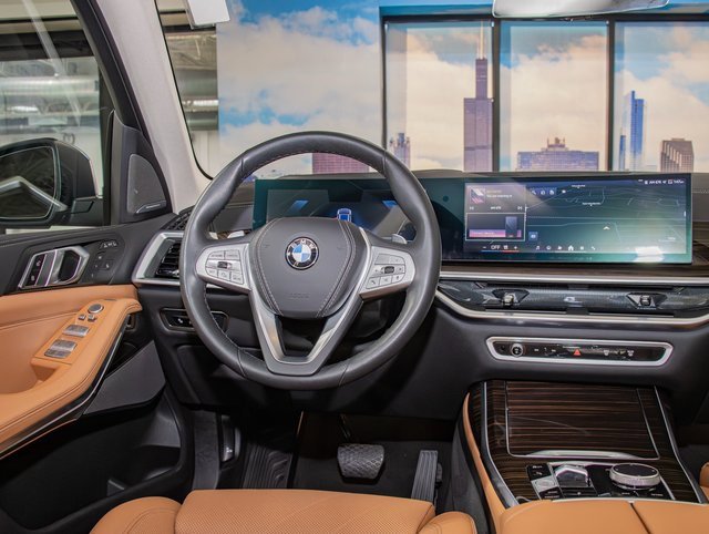 Certified 2025 BMW X7 xDrive40i image 16