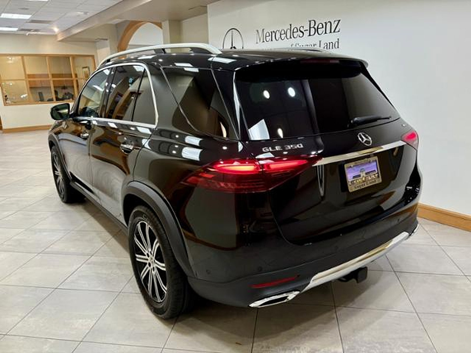 New 2026 Mercedes-Benz GLE 350 4MATIC image 3