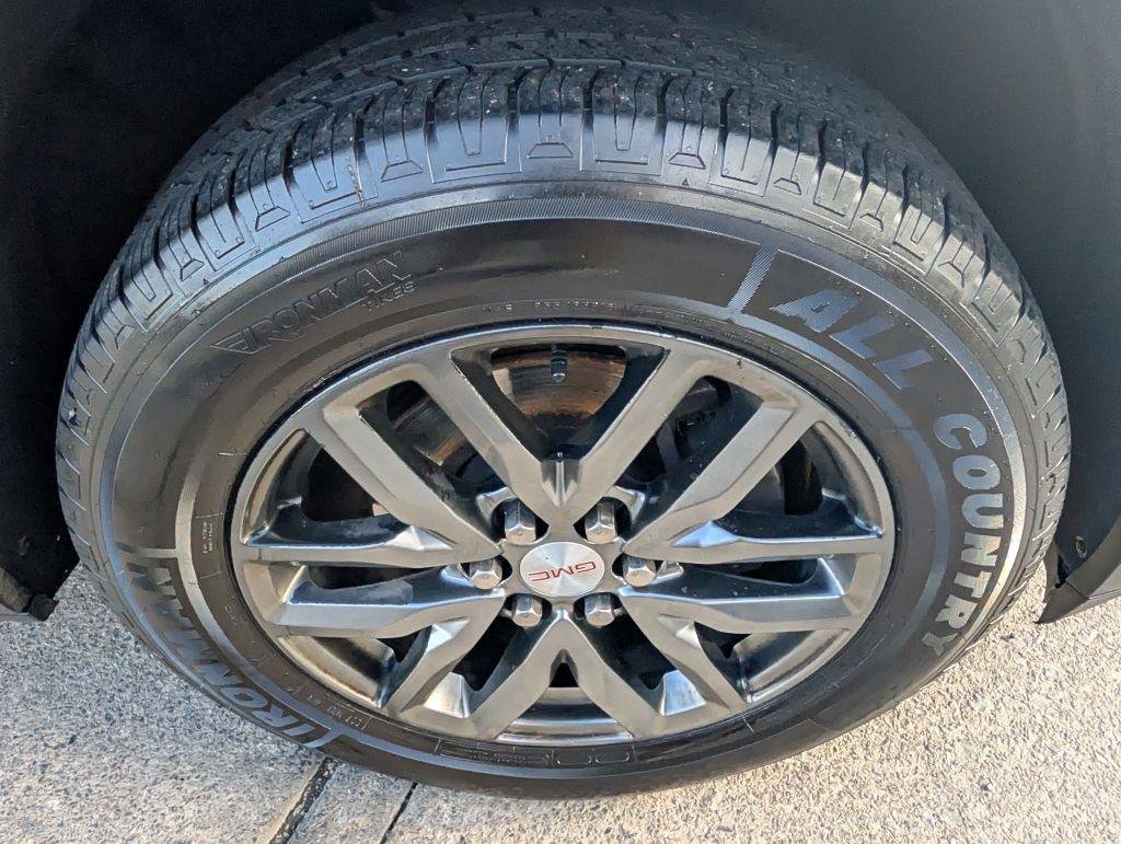 Used 2017 GMC Acadia SLT AWD/4WD image 11