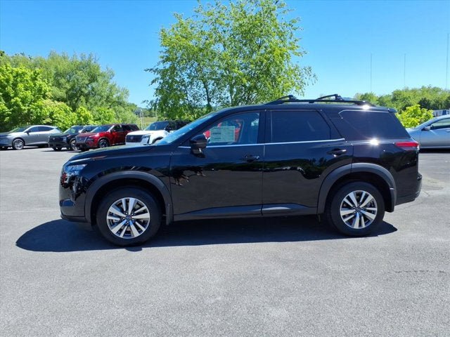 New 2026 Nissan Pathfinder SL AWD/4WD image 2