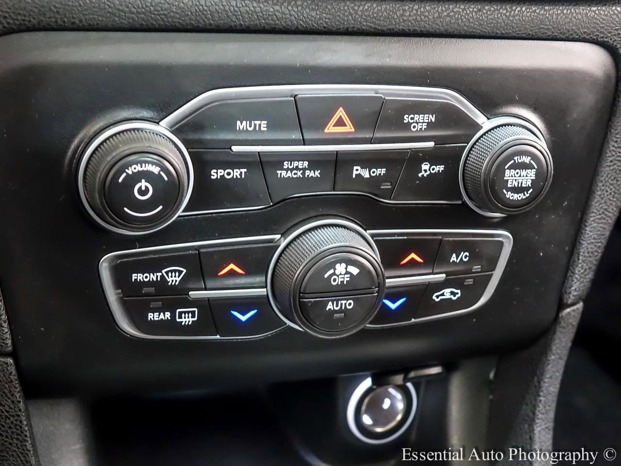Used 2017 Dodge Charger R/T RWD image 24