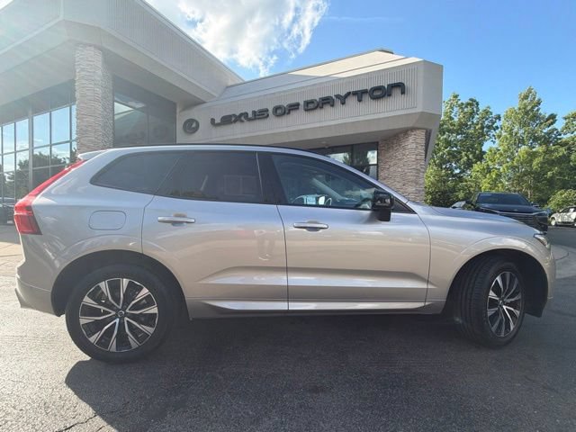 Used 2025 Volvo XC60 B5 Plus AWD/4WD image 8