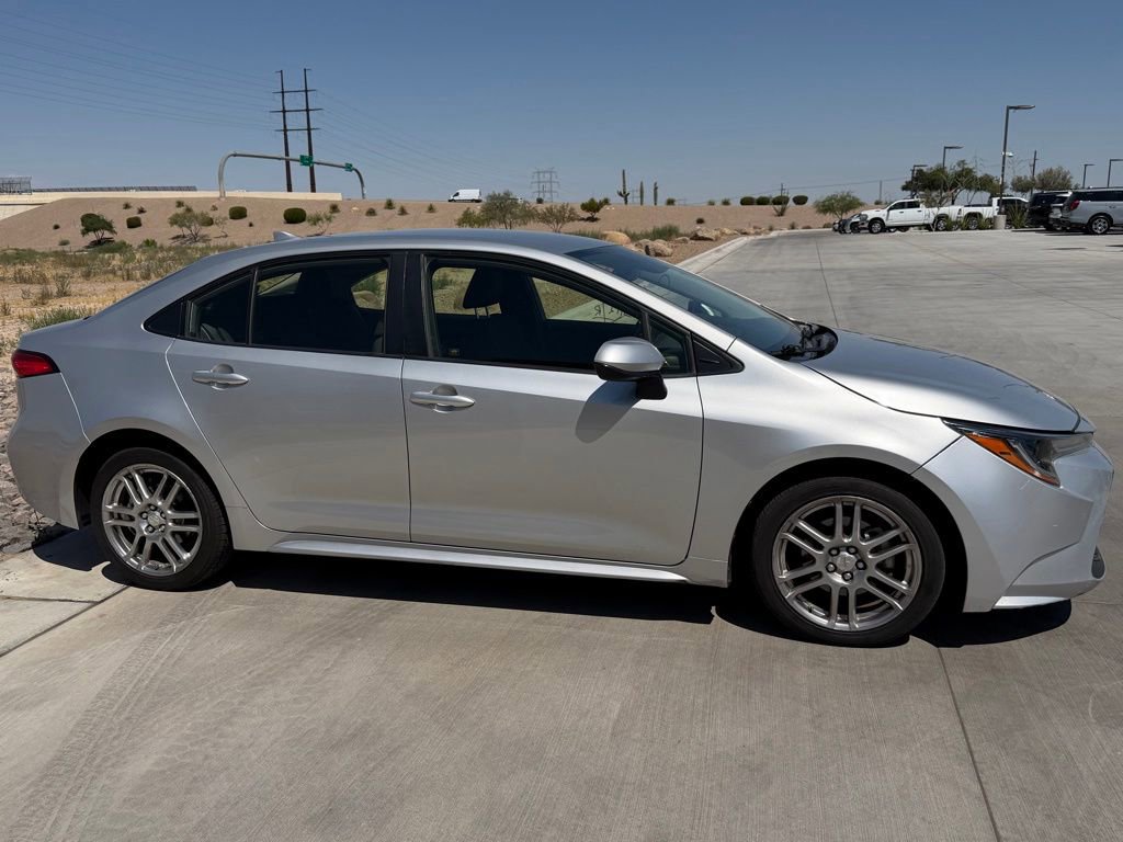 Used 2020 Toyota Corolla LE w/ Carpet Mat Package (TMS) FWD image 3