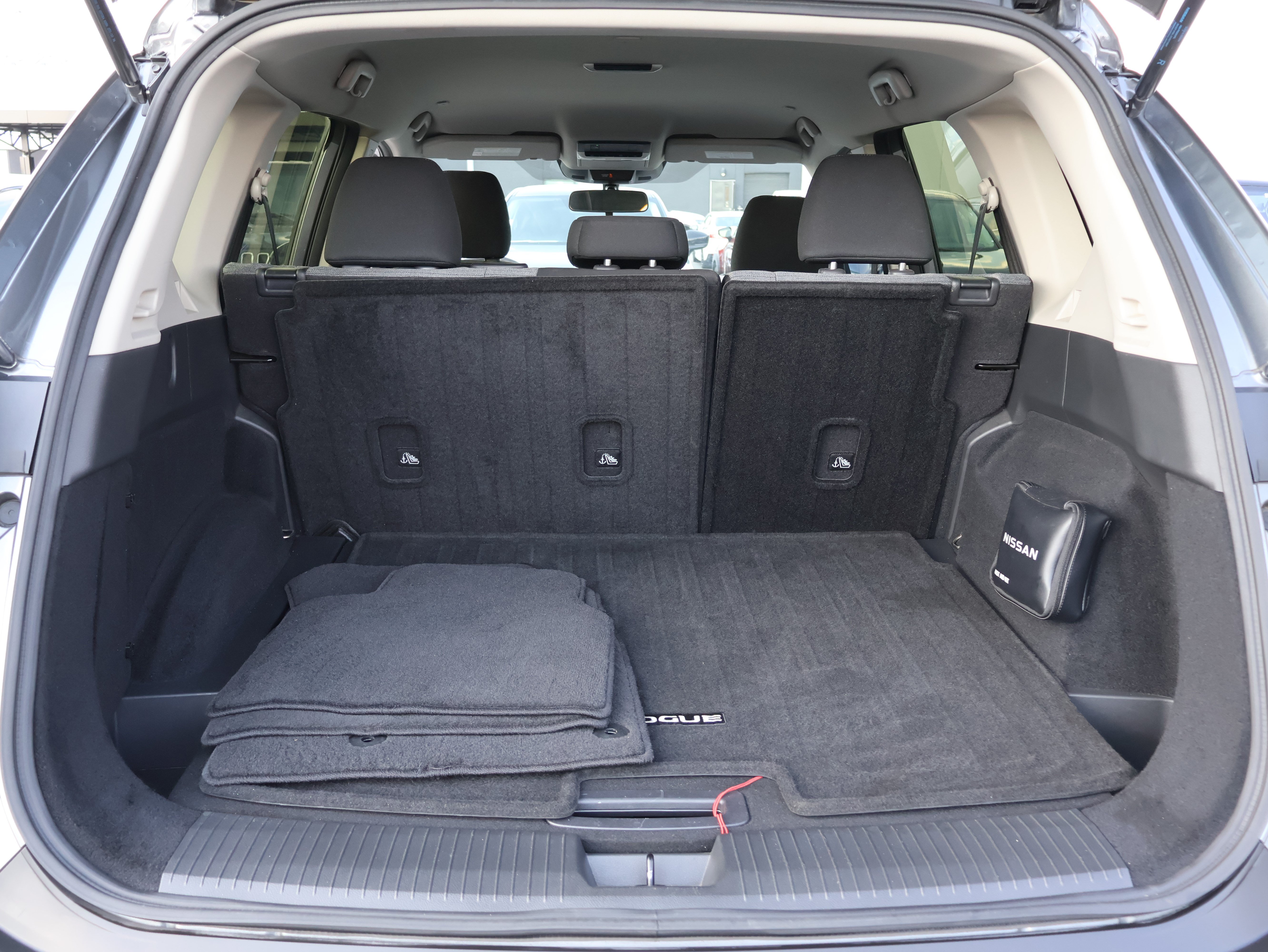 Used 2023 Nissan Rogue SV AWD/4WD image 12