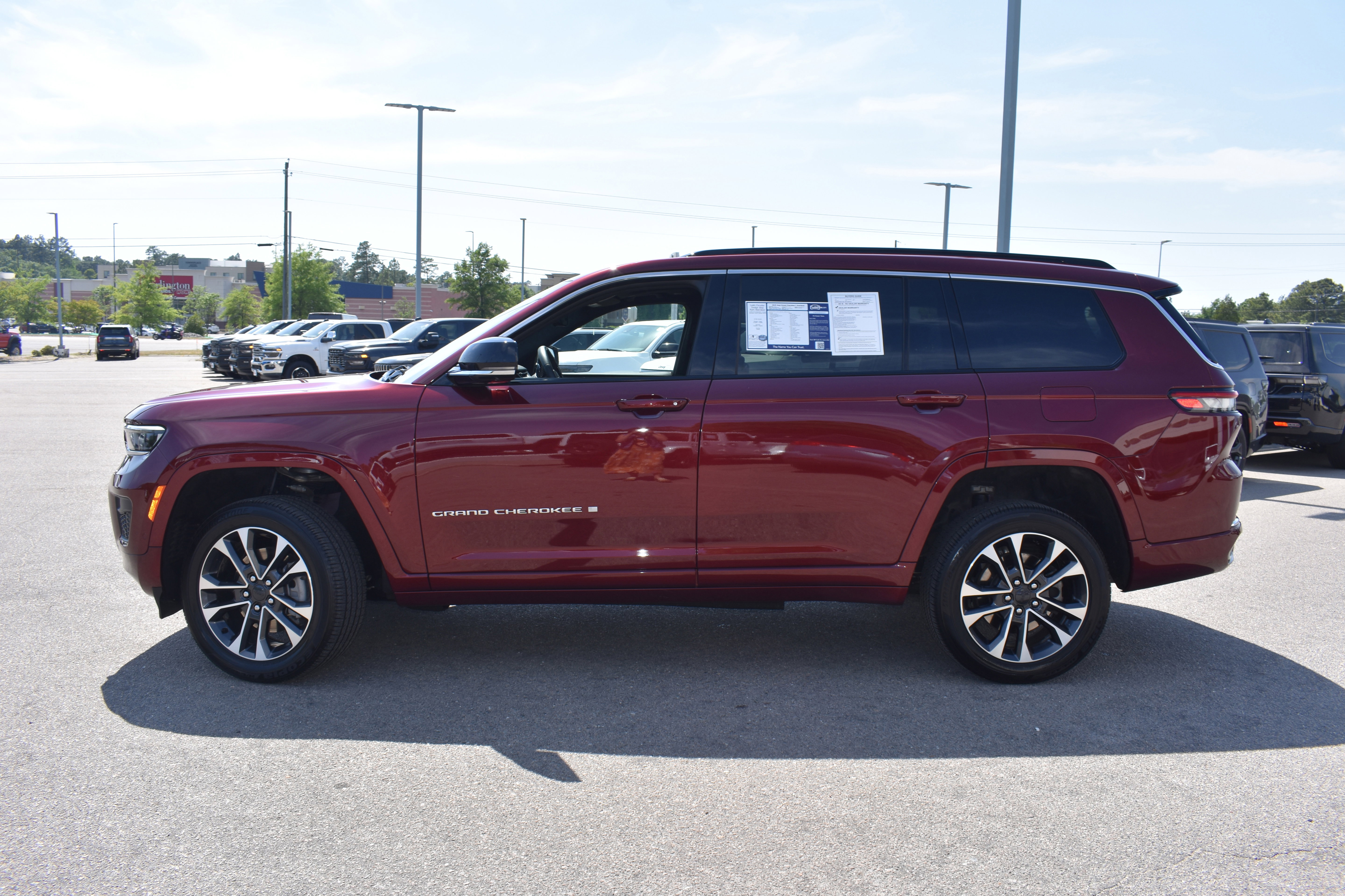Used 2025 Jeep Grand Cherokee L Overland w/ Advanced Protech Group III AWD/4WD image 6