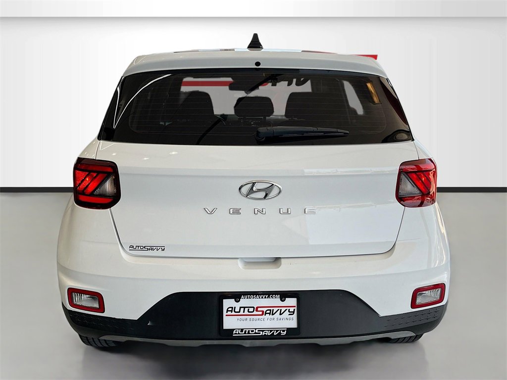 Used 2021 Hyundai Venue SE image 6