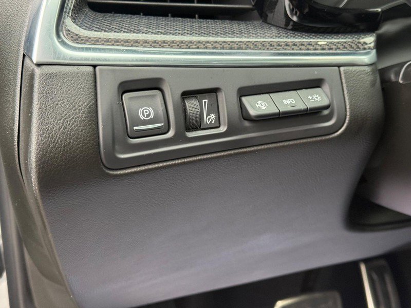 Used 2025 Cadillac XT5 Sportv w/ Technology Package image 27