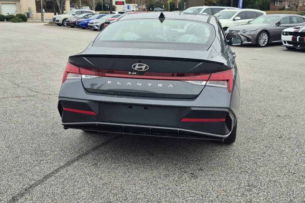 New 2026 Hyundai Elantra SEL Sport FWD image 6