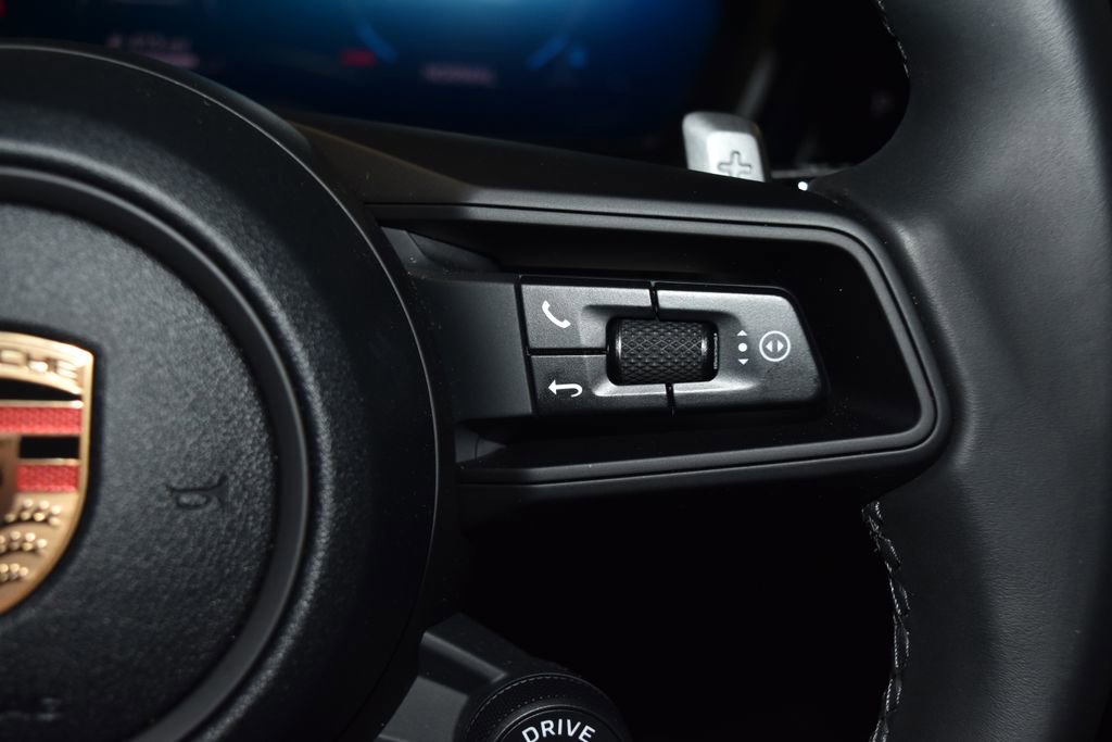 Certified 2025 Porsche Cayenne image 13