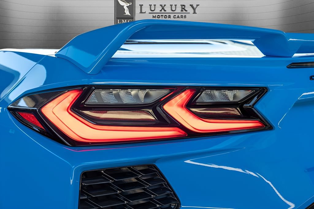 Used 2023 Chevrolet Corvette Stingray Preferred Cpe w/ Z51 Performance Package RWD image 17
