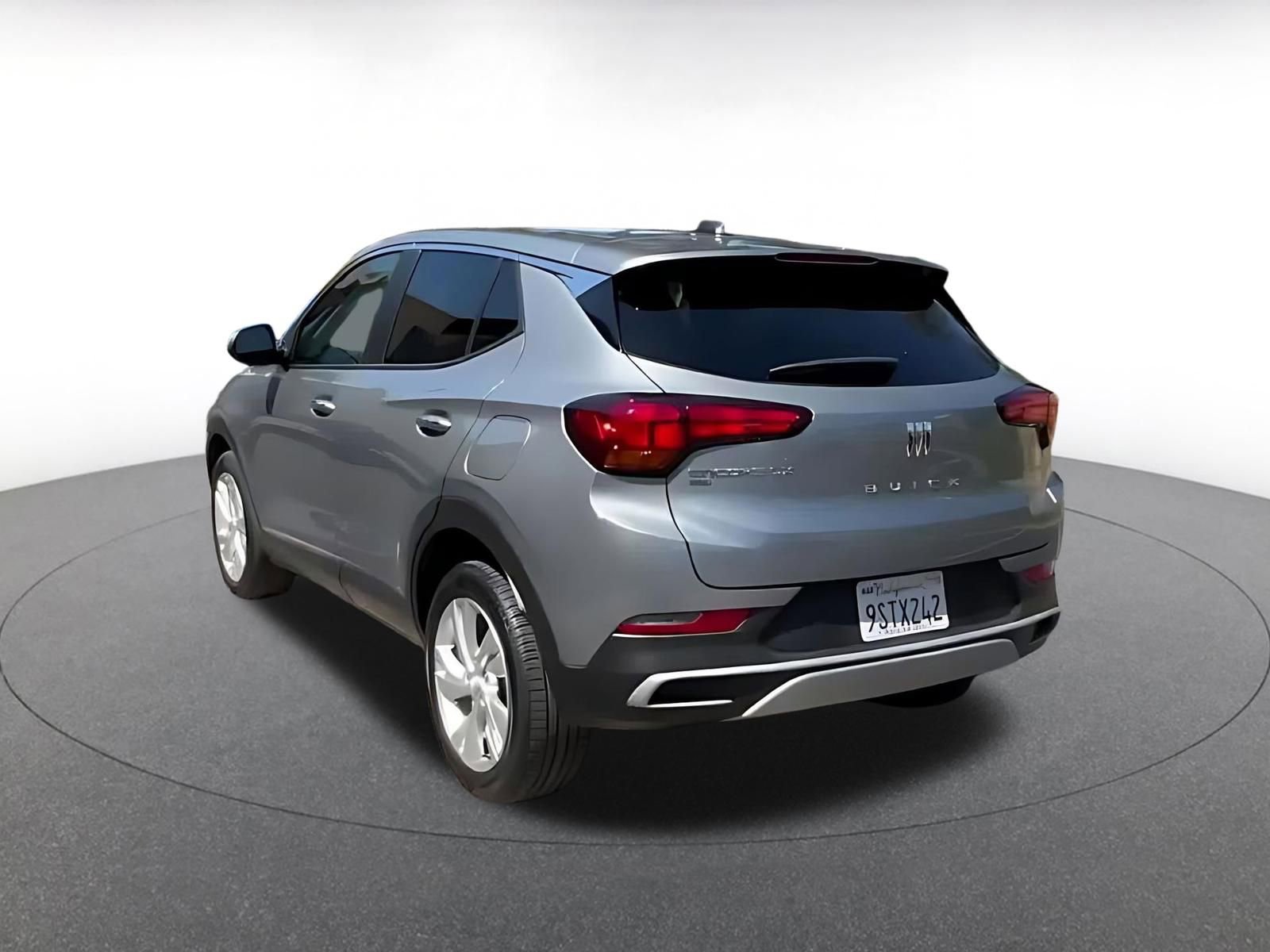 Used 2025 Buick Encore GX Preferred AWD/4WD image 11