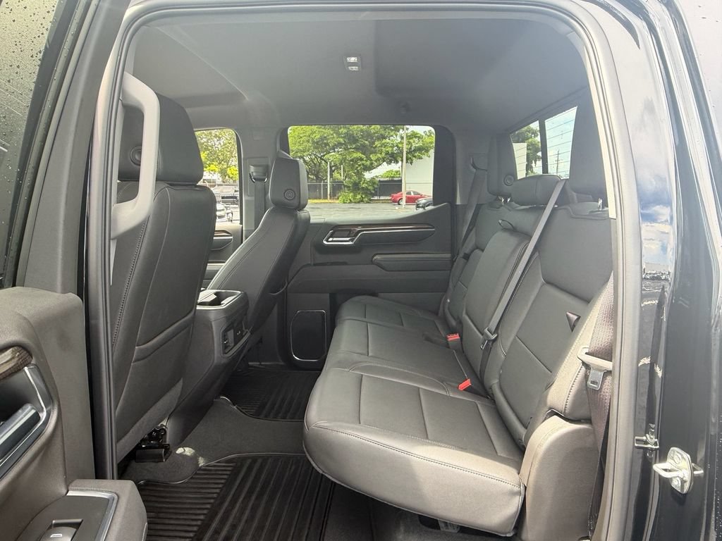 Certified 2025 Chevrolet Silverado 1500 RST w/ Convenience Package II AWD/4WD image 13