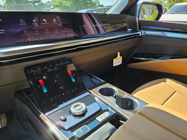 New 2026 Cadillac Escalade Luxury w/ LPO, Radiant Package AWD/4WD image 21