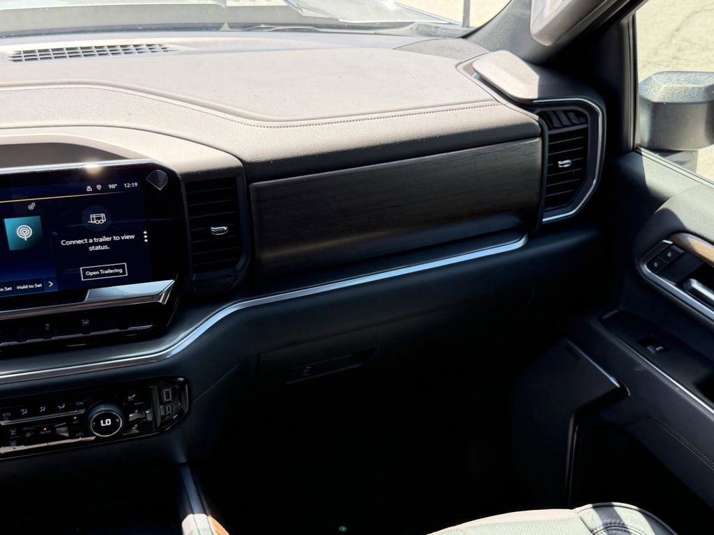 Certified 2025 Chevrolet Silverado 2500 High Country w/ Technology Package AWD/4WD image 15