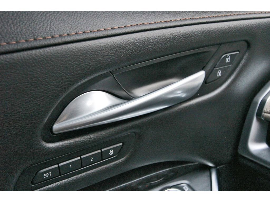 Certified 2025 Cadillac XT4 Premium Luxury image 22