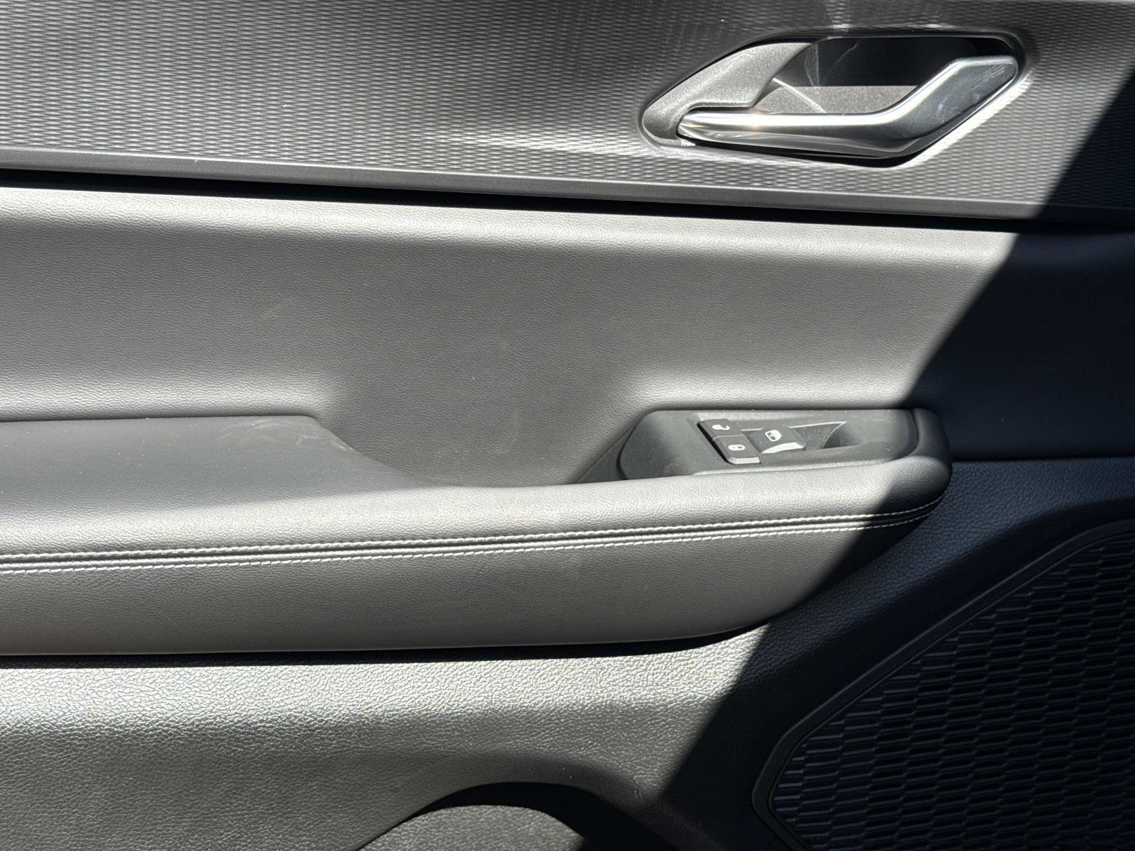 New 2025 Jeep Grand Cherokee L Altitude image 11