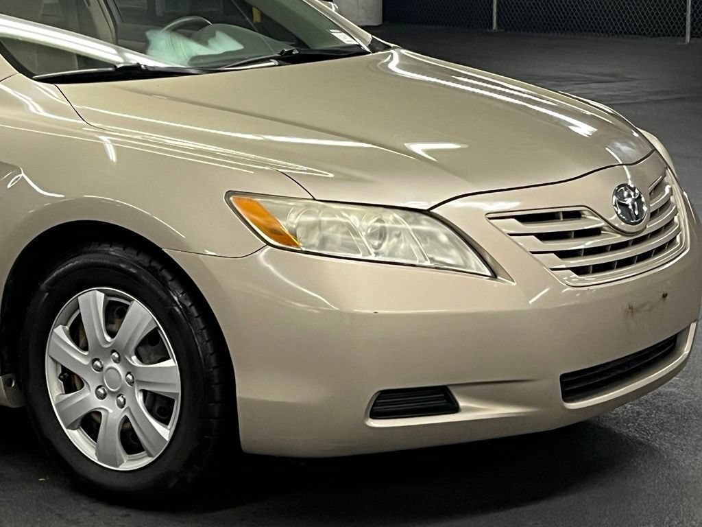 Used 2009 Toyota Camry LE FWD image 32