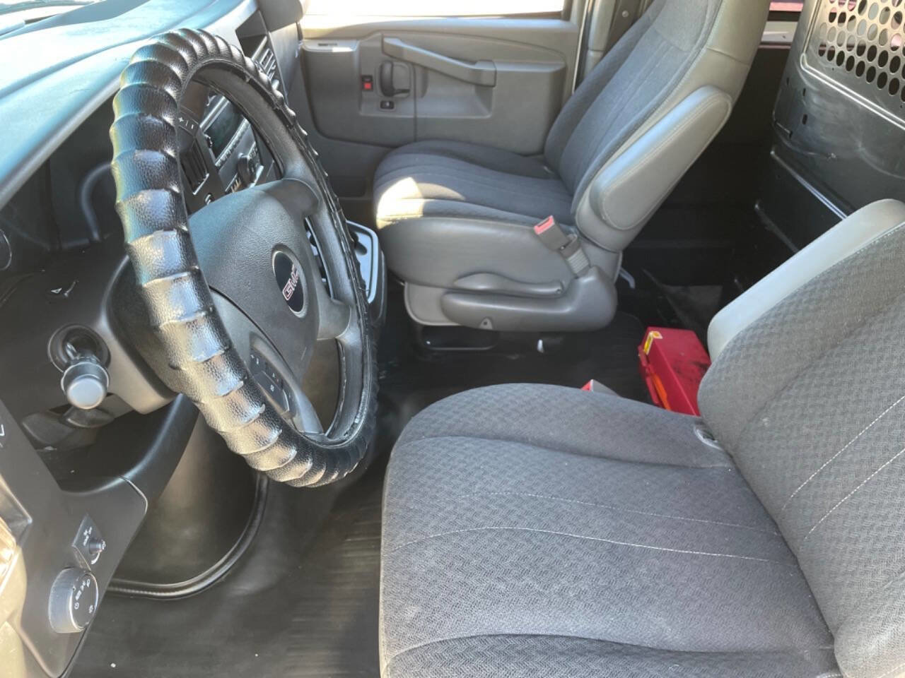 Used 2019 GMC Savana 2500 w/ Driver Convenience Package image 15