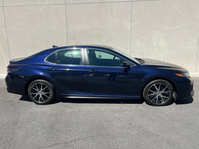 Used 2022 Toyota Camry SE FWD image 5