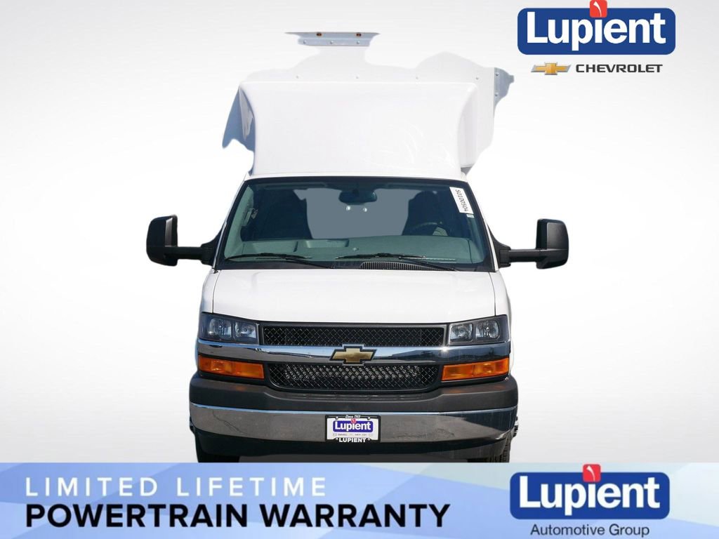 New 2025 Chevrolet Express 4500 4500 Series w/ Power Convenience Package image 12