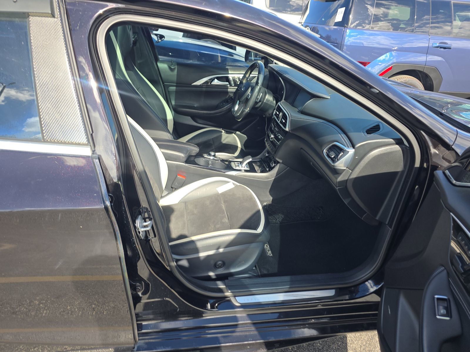 Used 2017 INFINITI QX30 Sport FWD image 13