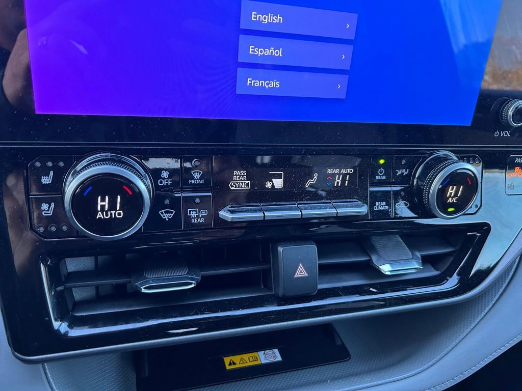 Certified 2025 Toyota Highlander Limited image 27