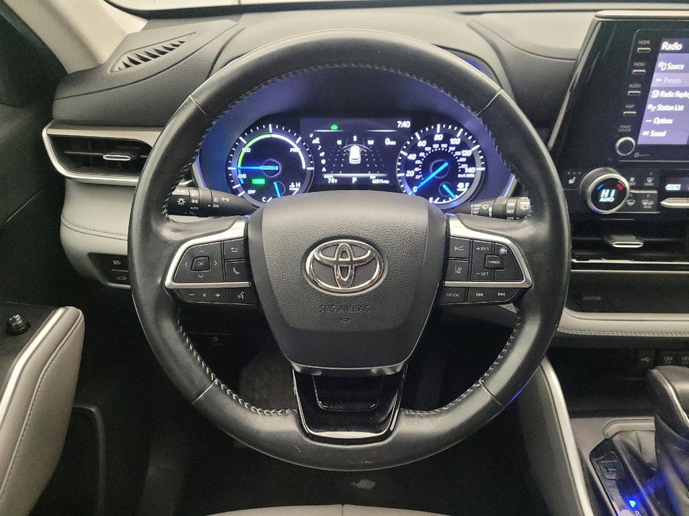 Used 2020 Toyota Highlander XLE AWD/4WD image 22