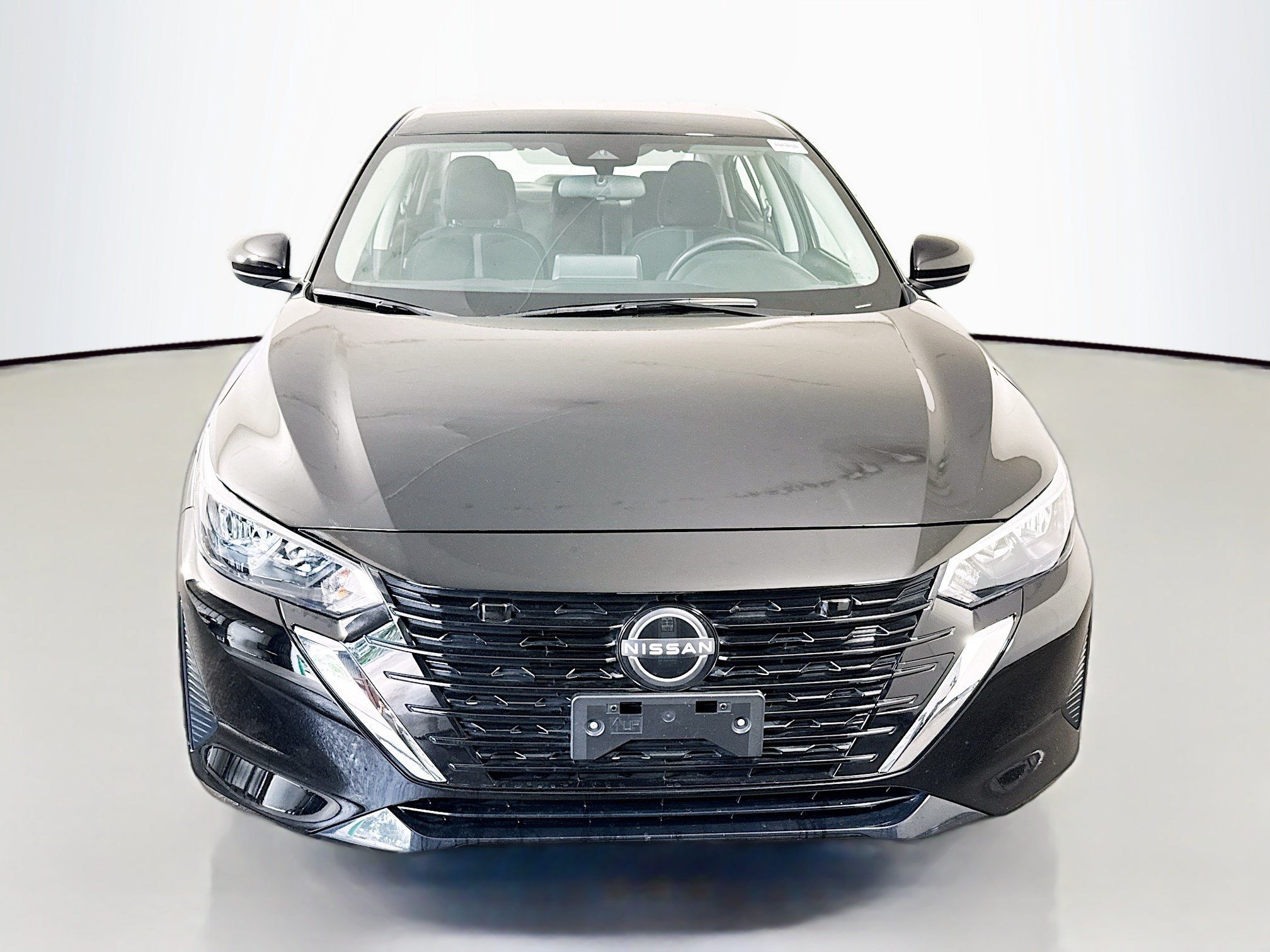 Used 2025 Nissan Sentra SV FWD image 2