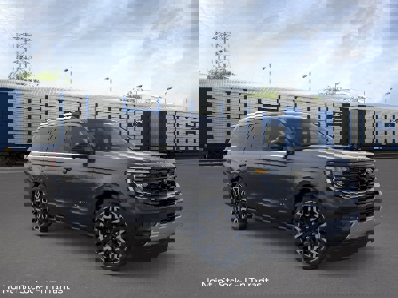 New 2026 Ford Expedition Platinum image 7