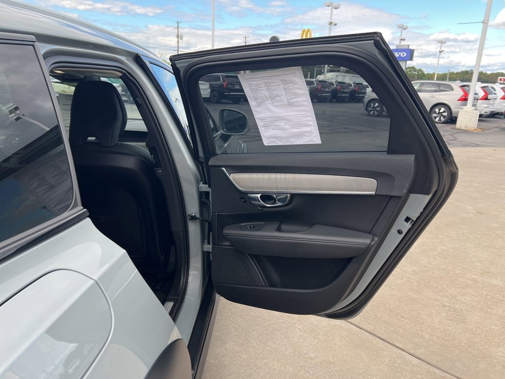 Certified 2025 Volvo V90 B6 Cross Country Plus image 34