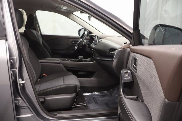 Used 2021 Nissan Rogue S image 15