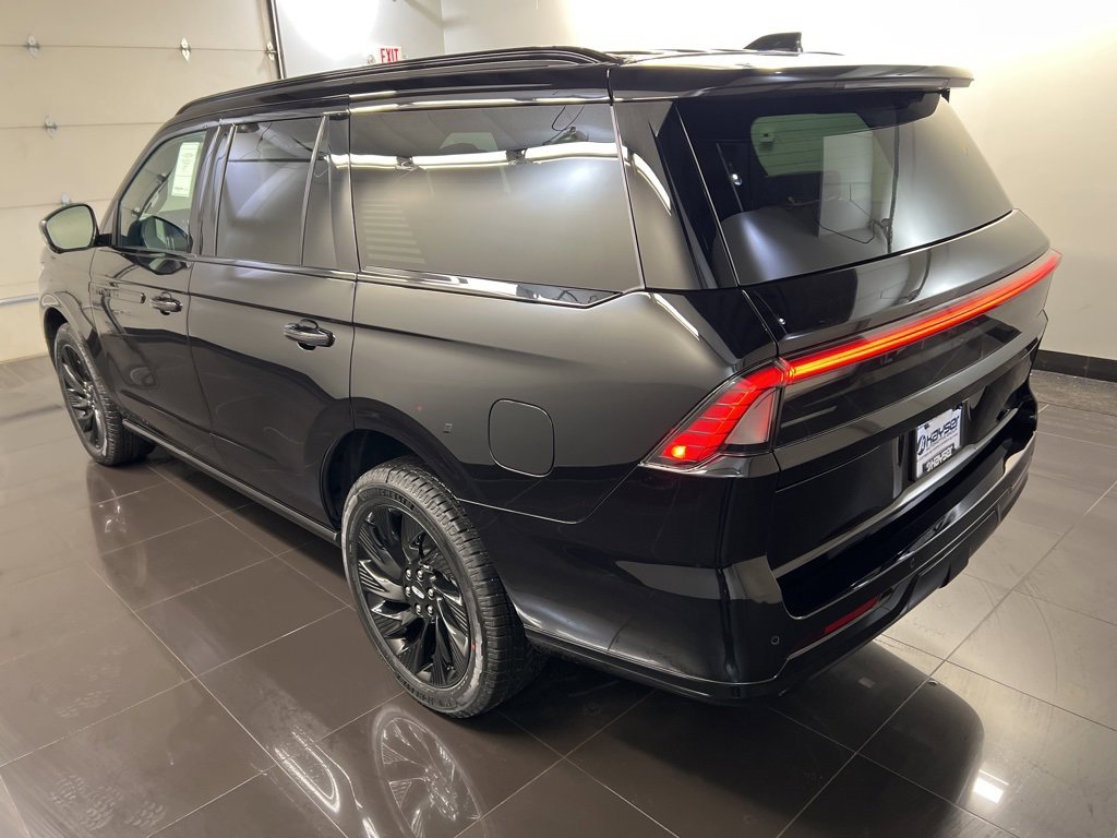 New 2026 Lincoln Navigator Reserve image 4